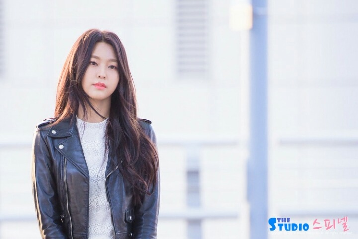 출국하는 설현이.jpg (0317) | 인스티즈