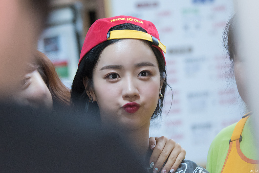 월요일이라 짜증나서 에이핑크 윤보미.jpgif | 인스티즈