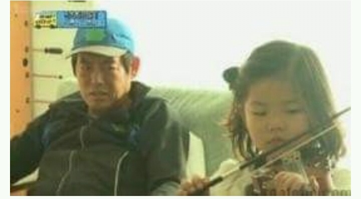 딸을 보는 아버지의 표정 | 인스티즈
