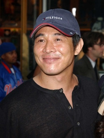 중국내에서도 이미지가 좋은 무술배우.. 영화에서나 또한 사생활마저도 모든사람들에게 귀감이 되고 존경심을 불러일으키는 분 | 인스티즈