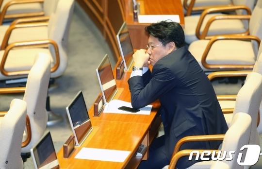 장제원에게 표 받으려 분주했던 민주당 의원들.jpg | 인스티즈