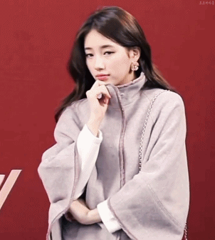 수지가 이렇게 쳐다보면? | 인스티즈
