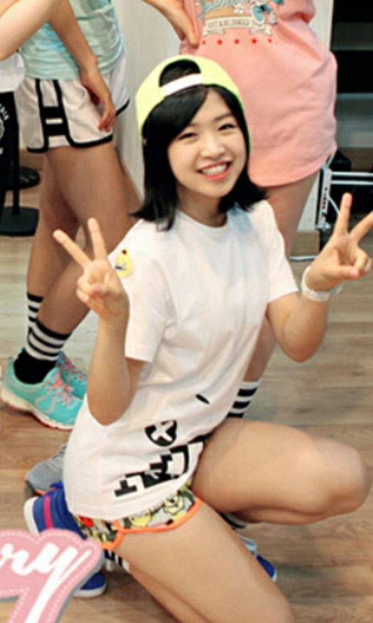 어느 멤버의 18살 vs 19~20살 비교 (에이프릴) | 인스티즈