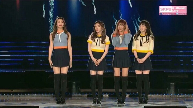 없는 멤버 자리 비워두는 따수운 레드벨벳.jpg | 인스티즈