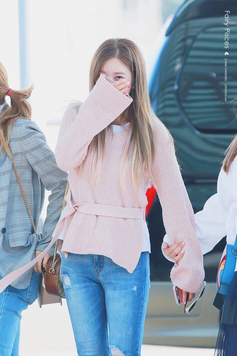 [에이핑크] 6월의 마지막 업로드는 누구로 할까 고민하다가 박초롱 | 인스티즈