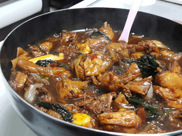 진한 블랙 찜닭 움짤 gif | 인스티즈