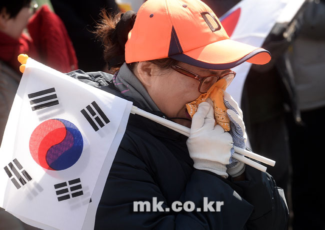 슬픔에 잠긴 박사모 | 인스티즈