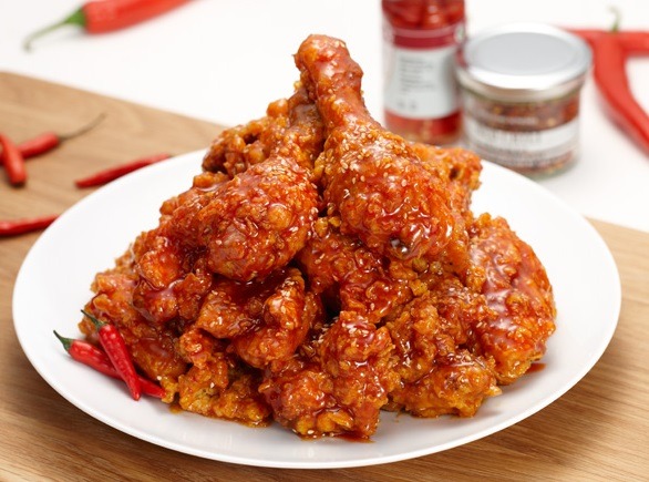 평생 한가지 치킨만 먹어야한다면?? 후라이드 VS 양념 | 인스티즈