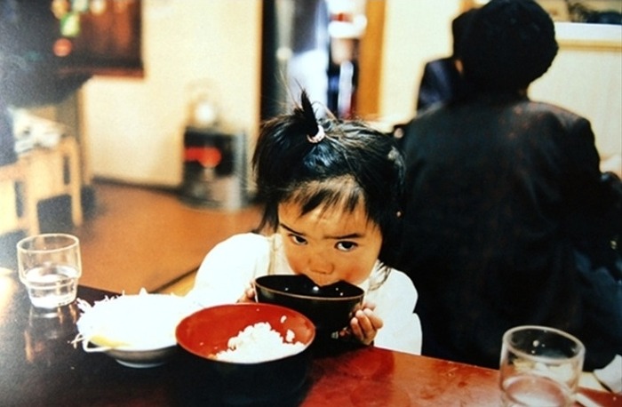 친구의 딸이 너무 귀여워 1년동안 사진을 찍어줬더니 | 인스티즈