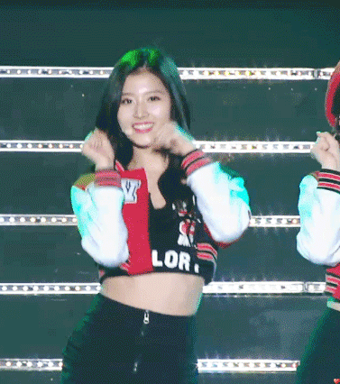 9명 다 레전드 갱신한 오늘자 트와이스 무대.gif | 인스티즈