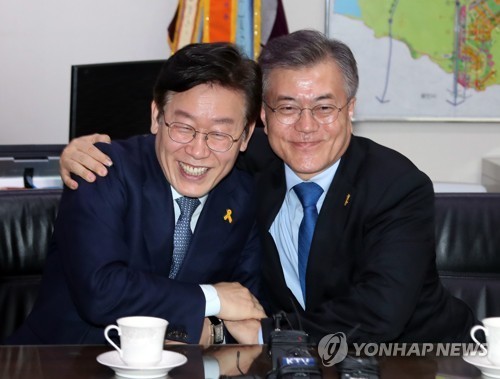 문재인 "이재명의 기본소득제 취지 살려나갈 것" | 인스티즈