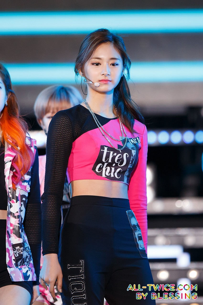 트와이스 최근 고화질 대포사진 직찍.jpg | 인스티즈