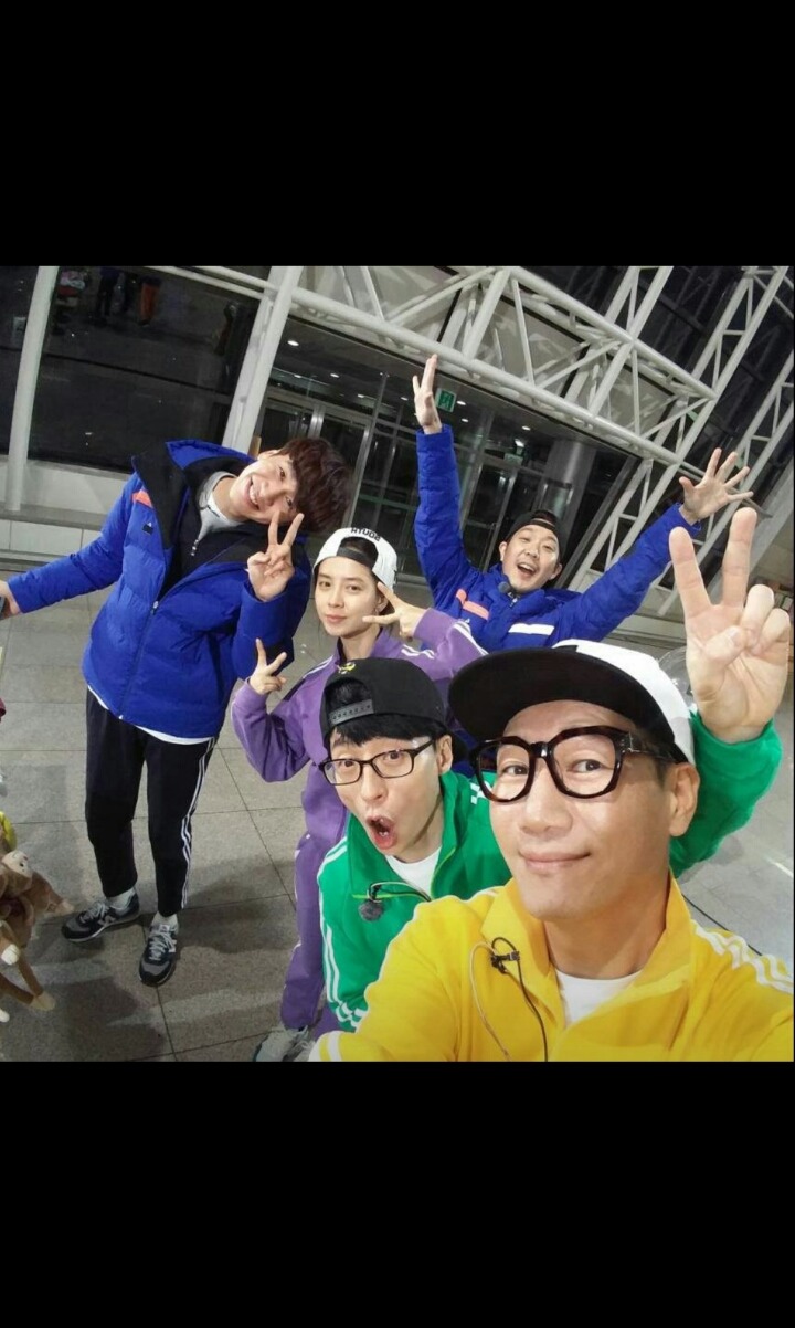 [런닝맨] 이제는 보지못할 것 같은 훈훈한 멤버들 단체 사진..(1) | 인스티즈