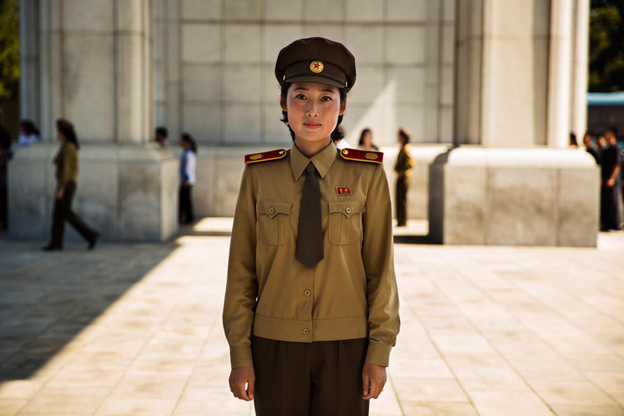 루마니아 사진작가가 찍은 북한의 스트릿 미인들 | 인스티즈