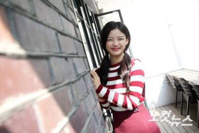 오늘자 양갈래 유정이 vs 생머리 유정이 | 인스티즈