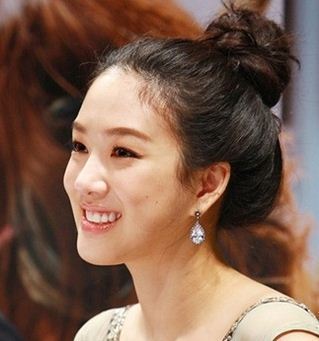 똥머리 이미지