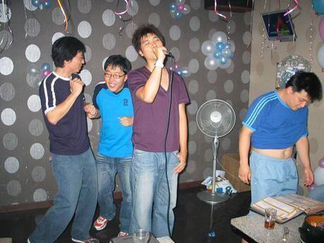 룸에서 놀던 아저씨가....... | 인스티즈