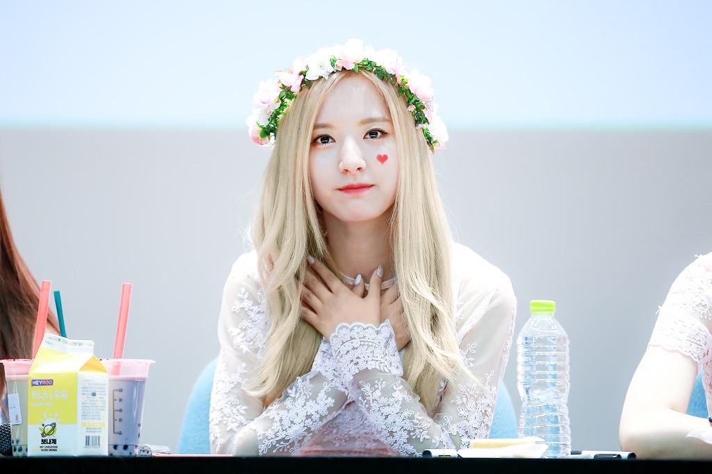 화관쓴 우주소녀 보나.jpg | 인스티즈