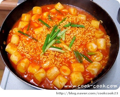 밀 떡볶이 vs 쌀 떡볶이 | 인스티즈