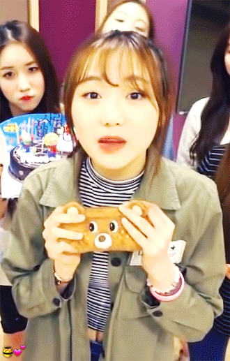 [러블리즈] 볼이 빵빵한 빵떡이 류수정 | 인스티즈