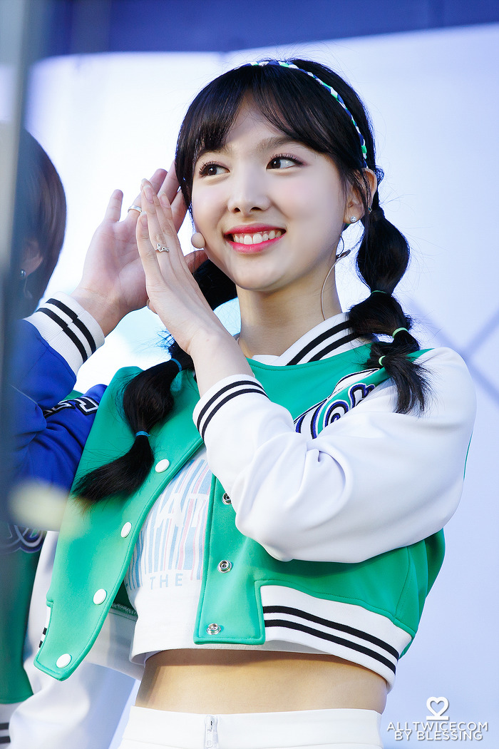 게릴라 콘서트 트와이스.JPG | 인스티즈