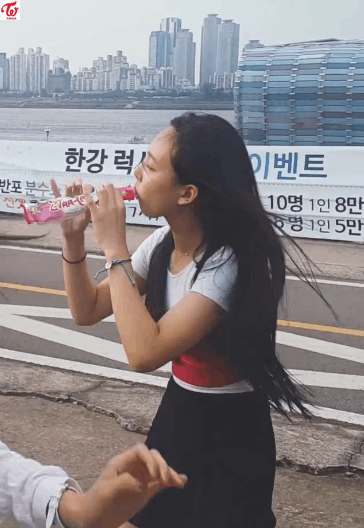정연이 흑역사 따라하는 나연 | 인스티즈