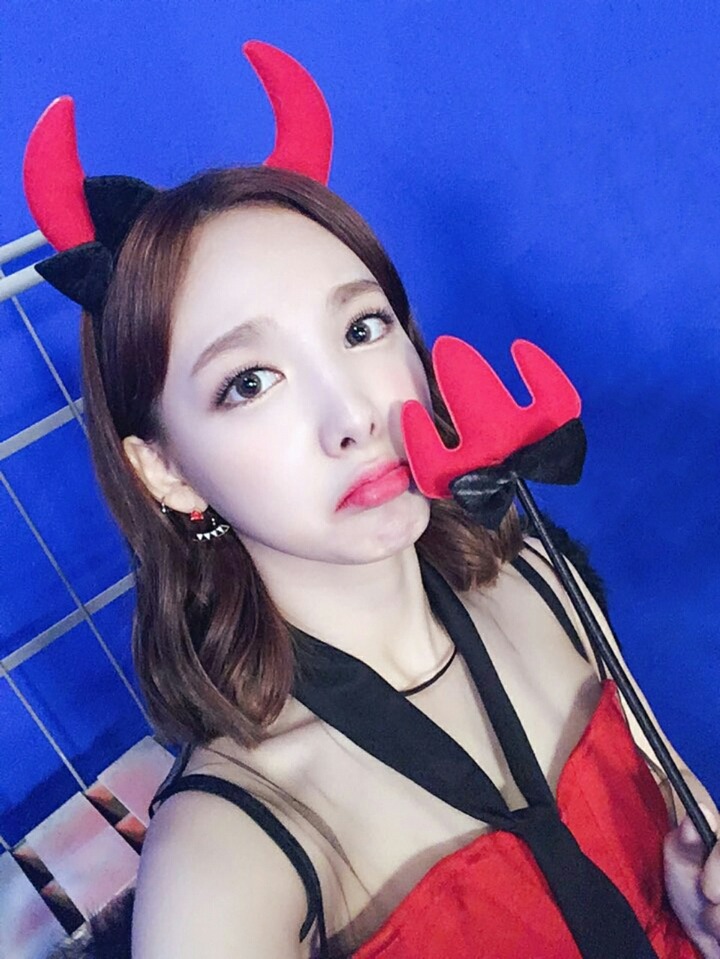 트와이스 TT 셀피 36장 | 인스티즈