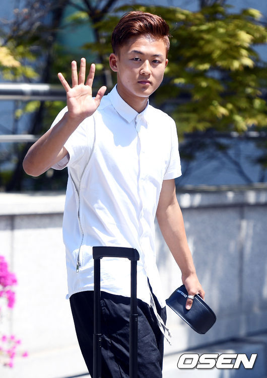 오늘자 입소하는 이승우 | 인스티즈