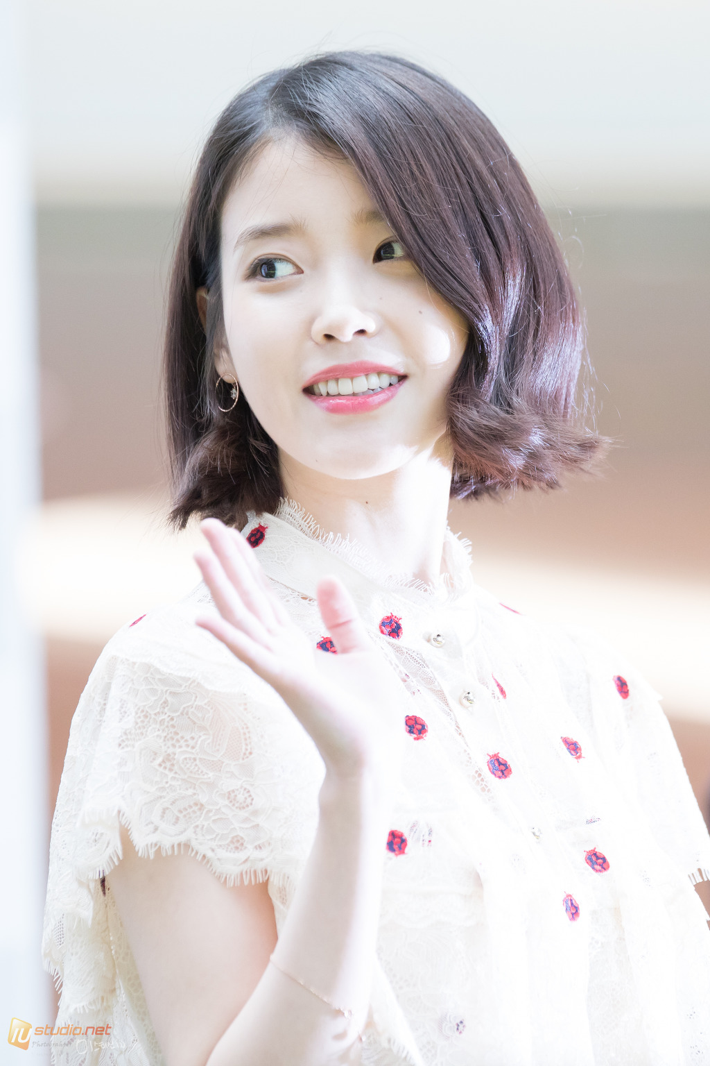 단발이 잘어울리는 아이유 | 인스티즈
