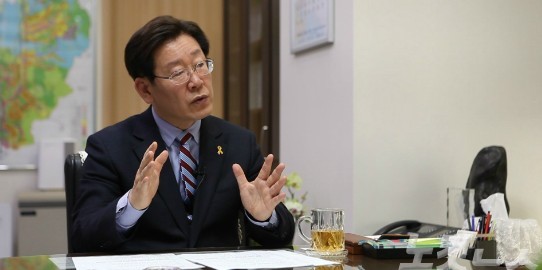 국가 부도나 걱정하라는 성남 시장 이재명에 대한 뜨거운 댓글 여론.... | 인스티즈