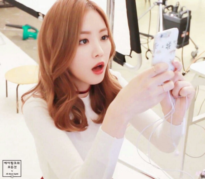 저고리 고름 말아쥐고서 누굴 기다리나 낭랑 나은이 | 인스티즈