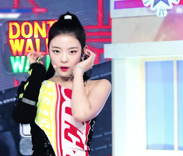 웃을때 댕댕이같은 ITZY 리아.gif | 인스티즈
