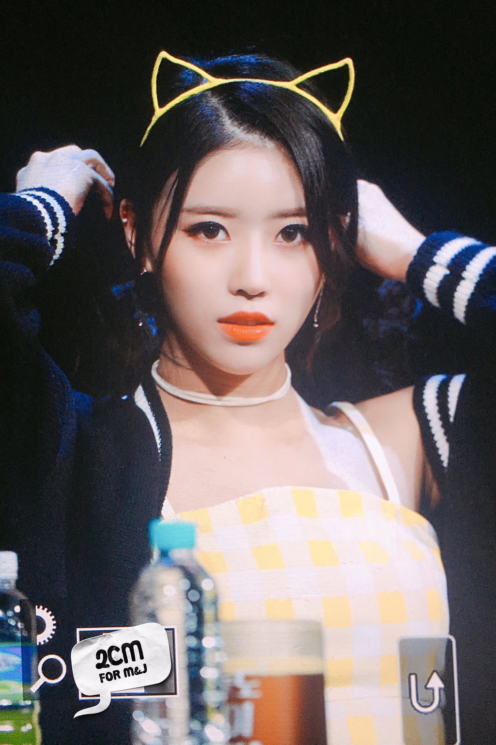 노란 원피스에 고양이 머리띠를 쓴 러블리즈 미주.jpgif | 인스티즈