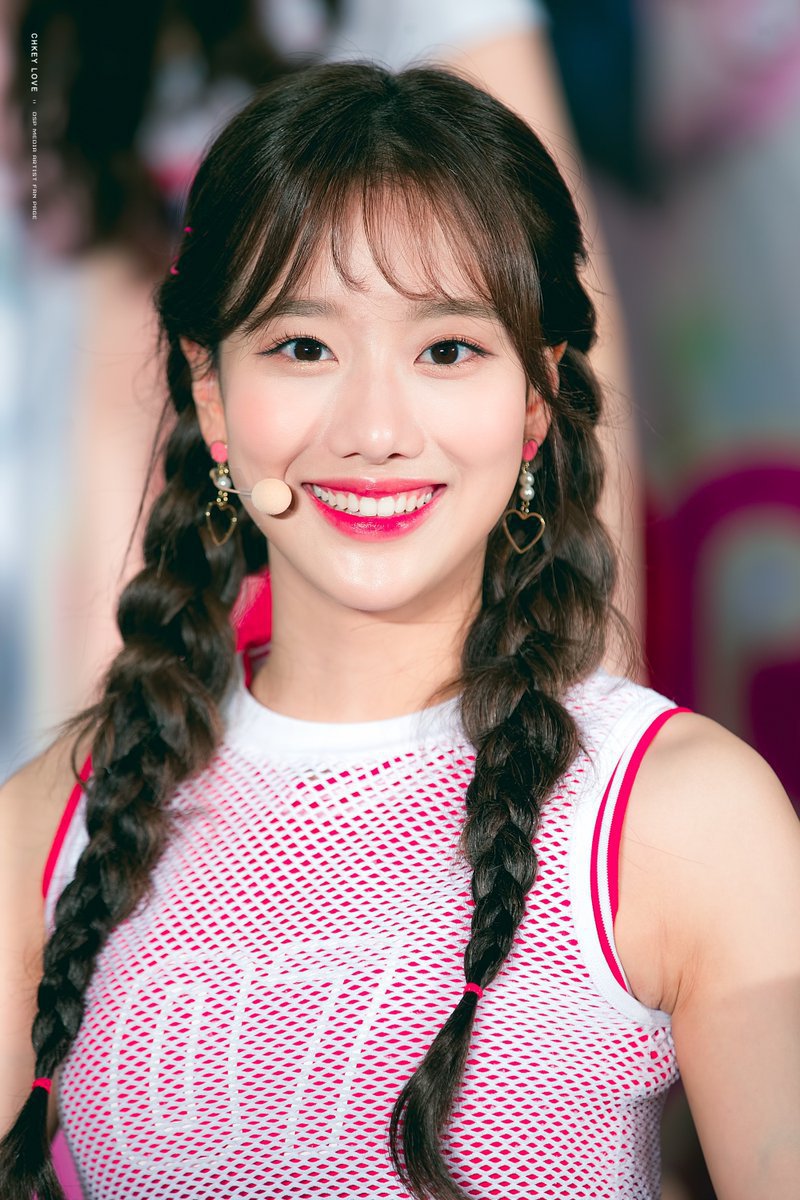상큼하게 이쁜 에이프릴 이나은.jpgif | 인스티즈