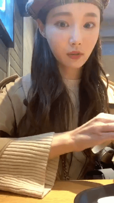 어제 3주년 기념 인스타 라이브한 모모랜드 연우.gif | 인스티즈