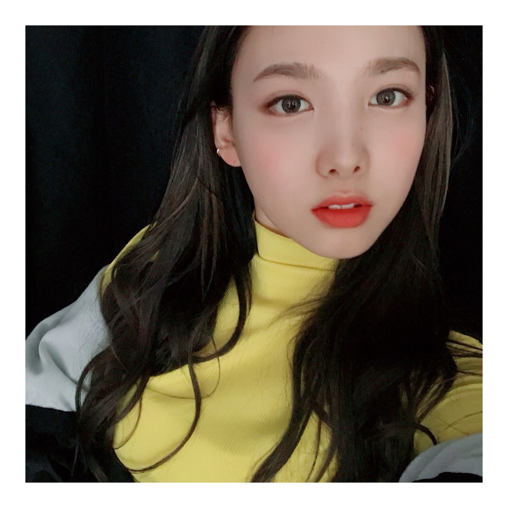 이제 시크해지고 싶은 나연 | 인스티즈