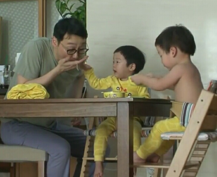 서준이의 귀여운 한입들 | 인스티즈