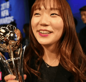수상소감 준비 안해가서 긴장한 장슬기 선수.gif | 인스티즈