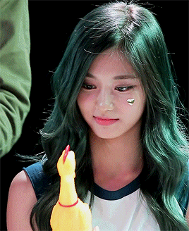  비주얼 미쳤었던 매생이 쯔위.gif | 인스티즈