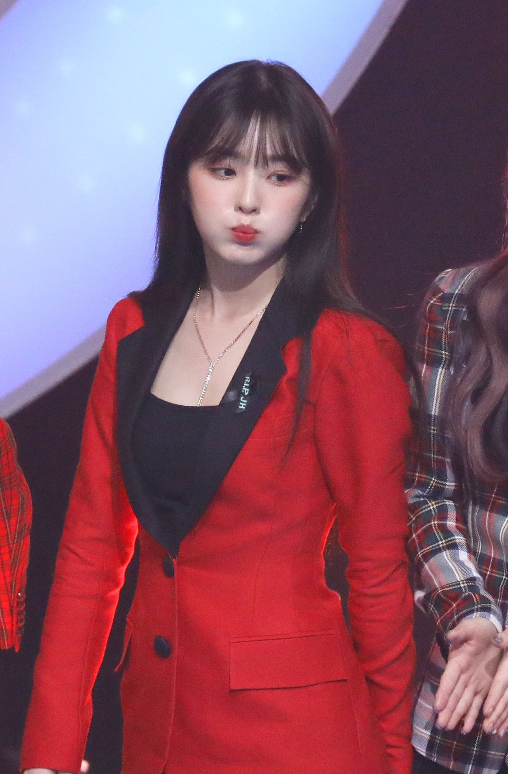연말에도 예쁜 얼굴천재 아이린.jpg | 인스티즈