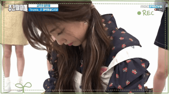 주간아이돌 MC 들을 현실 놀라게한 개인기.gif | 인스티즈