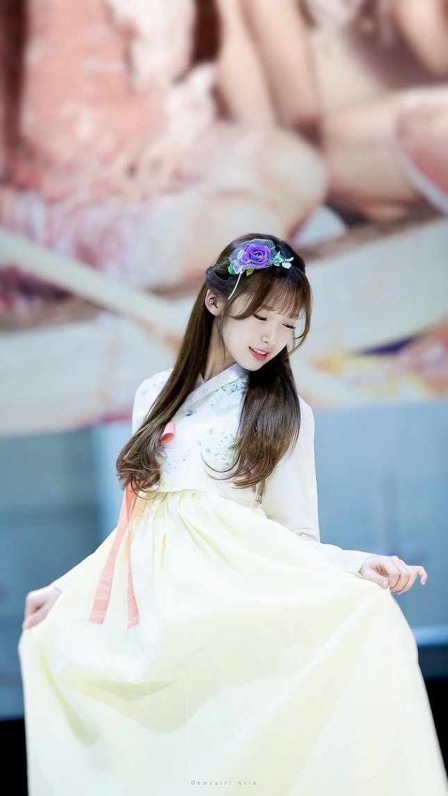 한복입은 자태가 고운 오마이걸 아린이 | 인스티즈