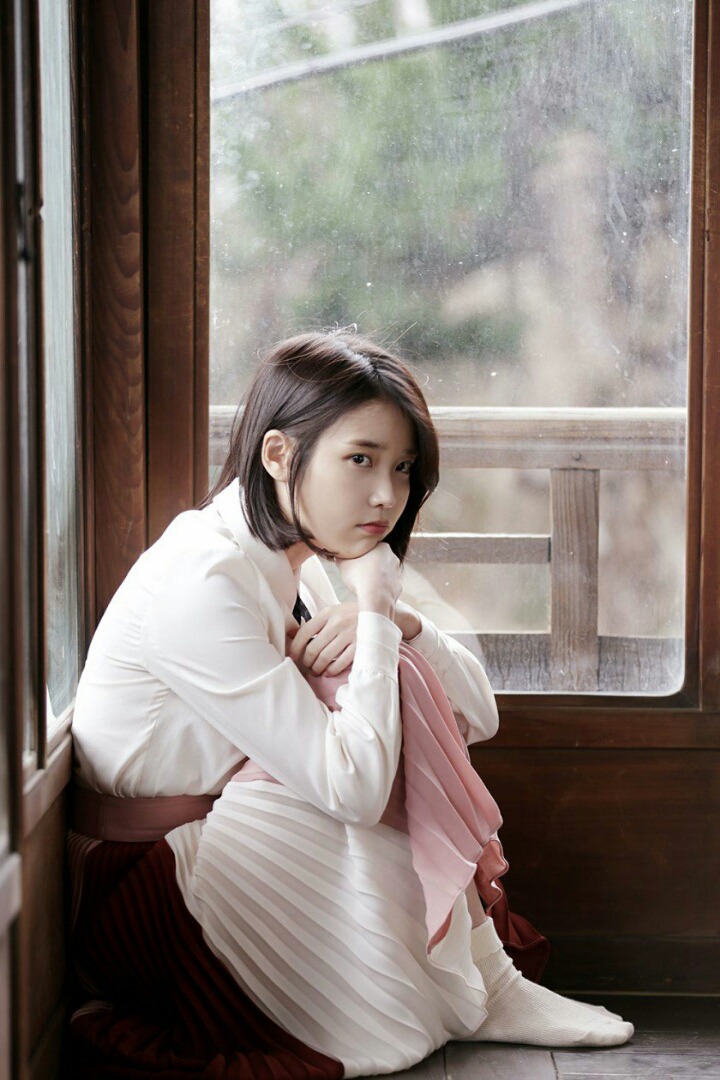 남동생과 카톡하는 수지와 아이유 | 인스티즈