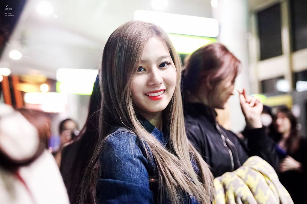 우아하게 시절 트와이스 사나.jpgif | 인스티즈