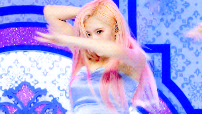 여전히 사람홀리는 사나의 눈빛ㄷㄷㄷ.gif | 인스티즈