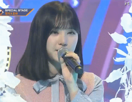 엠카운트다운 여자친구 은하&틴탑 천지 왼손 오른손.gif | 인스티즈