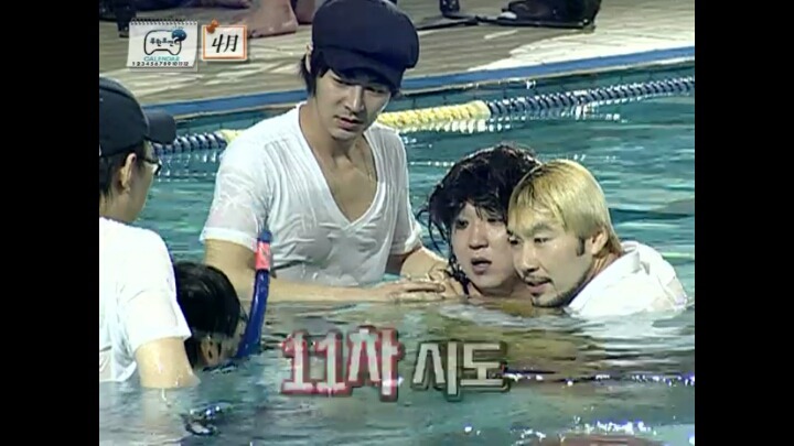 찍다보니 몰입하게 됐다는 노홍철과 정형돈의 수중키스신.jpg | 인스티즈