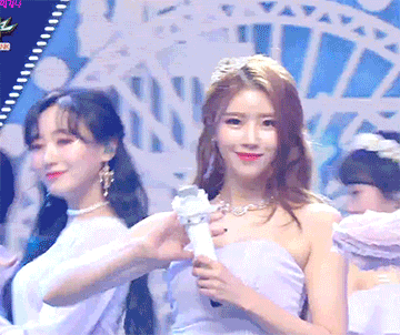 [움짤데이터주의] 오늘자 뮤직뱅크 러블리즈.gif | 인스티즈