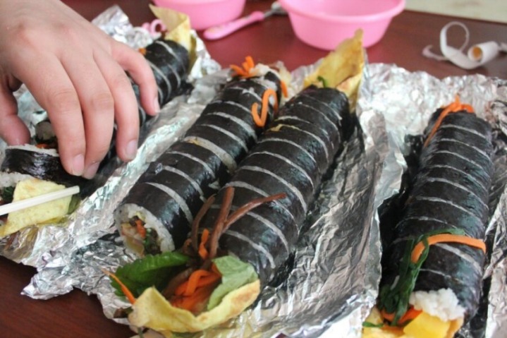 김밥에 오이 vs 우엉조림 | 인스티즈