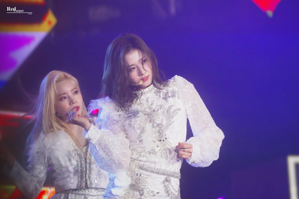 오늘이 생일인 트와이스 사나.jpgif (335장) | 인스티즈